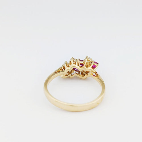 Bague 56 Bague en or jaune 18 carats avec rubis et diamants 58 Facettes 33769