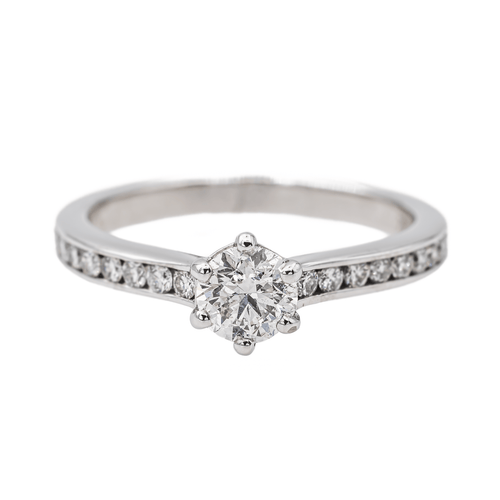 Bague 51 Bague solitaire en or blanc 18 carats avec diamants 58 Facettes 3384912CN