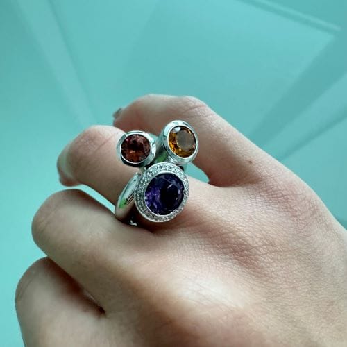 Bague Anello Lira - Bague en or blanc 18 carats avec diamants et pierres précieuses 58 Facettes 34070