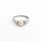Bague 54 Bague perle et diamants en or blanc 18 carats 58 Facettes 34431
