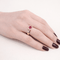 Bague 53 Bague en or jaune 18 carats avec rubis ovale et diamants 58 Facettes 34543