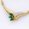 Collier Collier stylisé en or jaune 18 carats, émeraudes et diamants 58 Facettes 34580