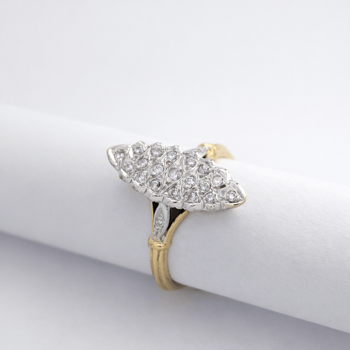 Bague 54 Bague marquise pavée de diamants en or jaune et or blanc 18 carats 58 Facettes 34598
