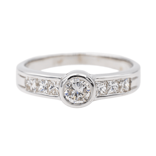 Bague 57 Bague solitaire en or blanc 18 carats et diamants 58 Facettes 3505424CN