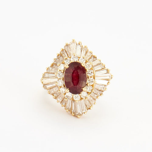 Bague 52 Bague en Or jaune, rubis, diamants 58 Facettes