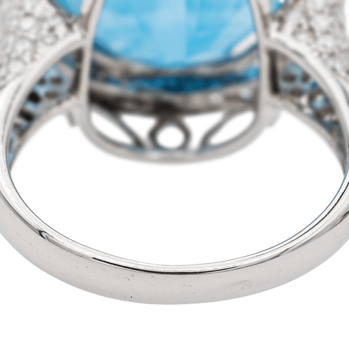 Bague 51.5 Bague cocktail en or blanc avec topaze bleue et diamants 58 Facettes 3798774CN
