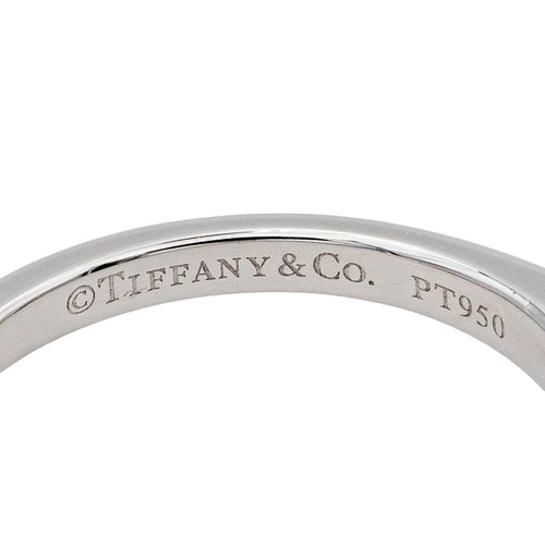 Bague 51 Tiffany & Co - Bague solitaire en platine sertie d’un diamant 58 Facettes 3875045RV