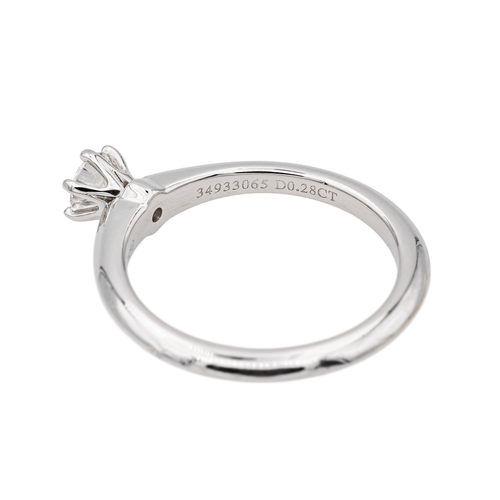 Bague 51 Tiffany & Co - Bague solitaire en platine sertie d’un diamant 58 Facettes 3875045RV