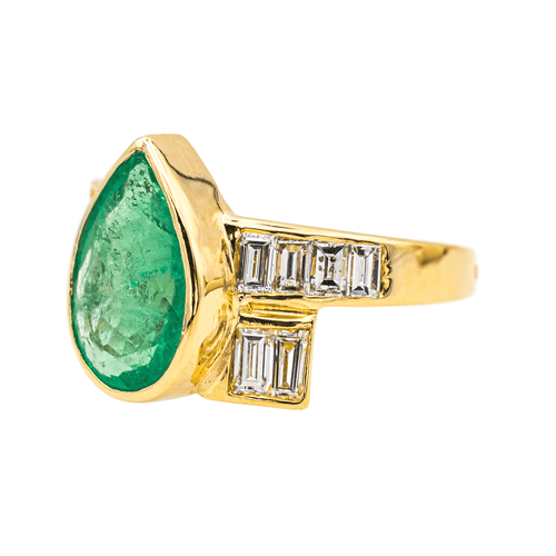 Bague 51 Bague en or jaune 18 carats avec émeraude et diamants 58 Facettes 3954556RV