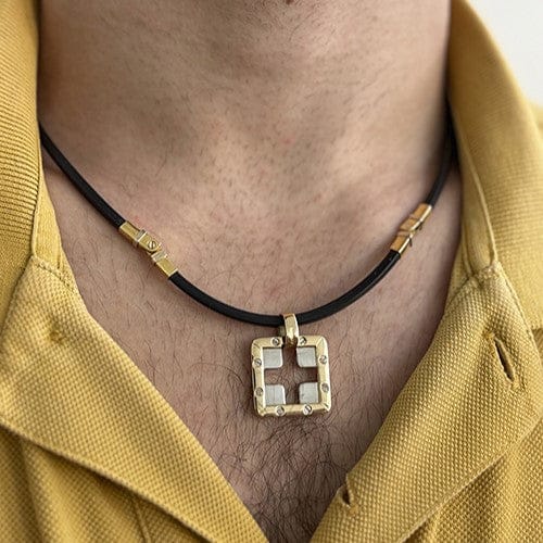 Collier Barakà - Collier en caoutchouc avec pendentif en or 18 kt et diamant 58 Facettes 39581