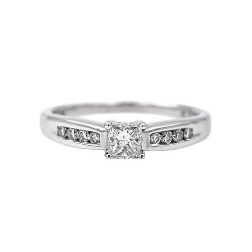 Bague 49 Bague en or blanc 18 carats pavée de diamants 58 Facettes 4033243CN