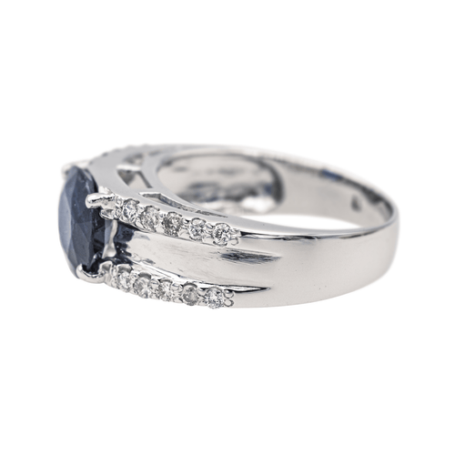 Bague 50 Bague en or blanc 18 carats saphir ovale et diamants 58 Facettes 4049091CN