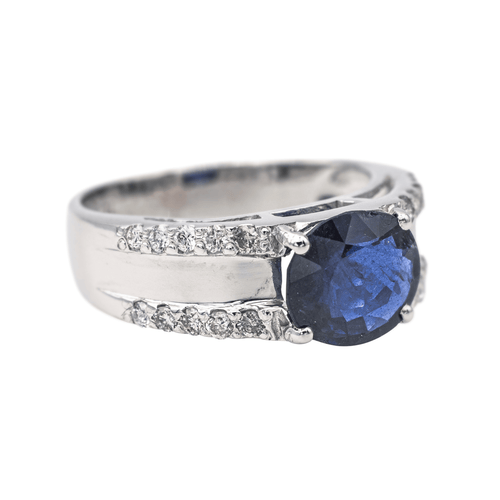 Bague 50 Bague en or blanc 18 carats saphir ovale et diamants 58 Facettes 4049091CN