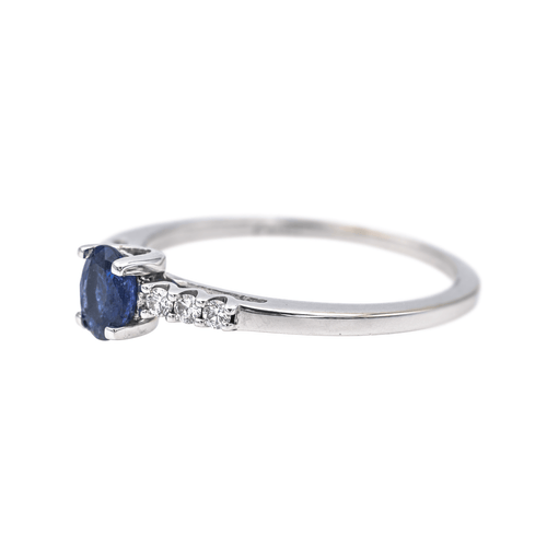 Bague 54 Bague en or blanc 18 carats avec saphir ovale et diamants 58 Facettes 4064649CN