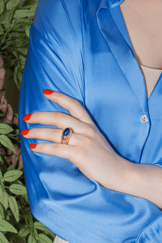 Bague 55 Bague en or jaune 18 carats sertie d’un lapis-lazuli cabochon 58 Facettes 4148027RV