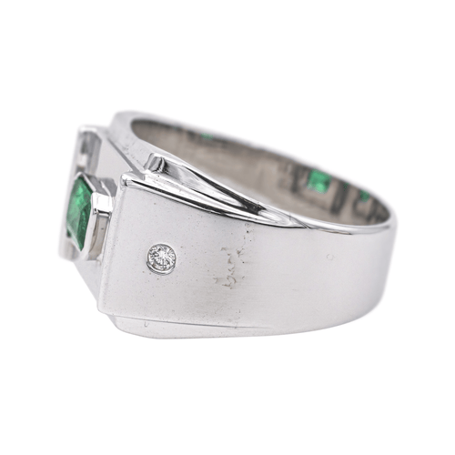 Bague 65 Bague en or blanc 18 carats avec émeraude et diamants 58 Facettes 4169632RV
