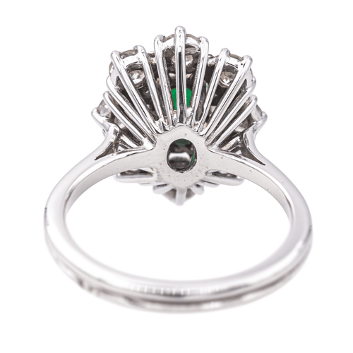 Bague 55 Pompadour - Bague en platine et or blanc avec émeraude et diamants 58 Facettes 4183602CN