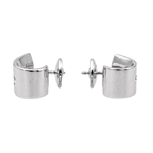 Boucles d'oreilles Boucles d’oreilles puces en or blanc 18 carats avec diamants 58 Facettes 4221378RV