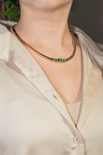 Collier Collier en or jaune 18 carats serti d’émeraudes et de diamants 58 Facettes 4387242CN