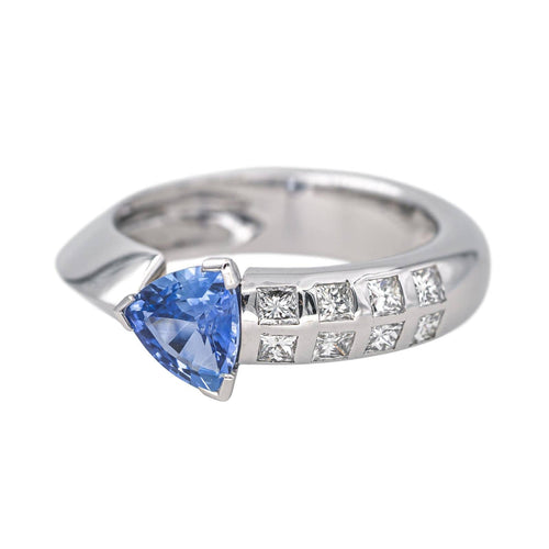 Bague 55.5 Bague en or blanc 18 carats sertie d’un saphir et de diamants 58 Facettes 4551822RV