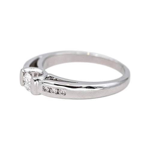 Bague 53 Bague en or blanc 18 carats sertie de diamants 58 Facettes 4724769RV