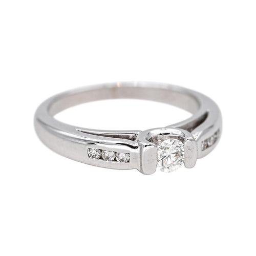 Bague 53 Bague en or blanc 18 carats sertie de diamants 58 Facettes 4724769RV