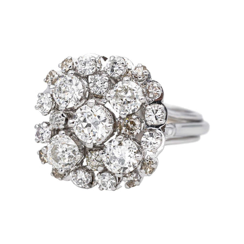 Bague 52 Bague cocktail en or blanc 18 carats et platine avec diamants 58 Facettes 4776443CN