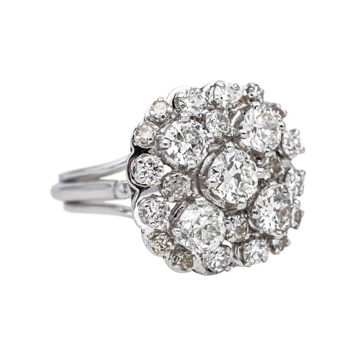 Bague 52 Bague cocktail en or blanc 18 carats et platine avec diamants 58 Facettes 4776443CN