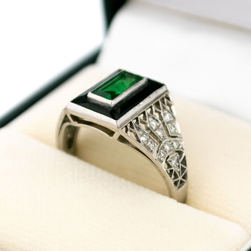 Bague 56 Bague en platine avec émeraude, onyx et diamants 58 Facettes 4E1AB52DC0A34BB8AF034567CE1842E0