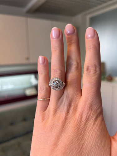 Bague 51 Art déco - Bague en or blanc 18K avec diamants 58 Facettes