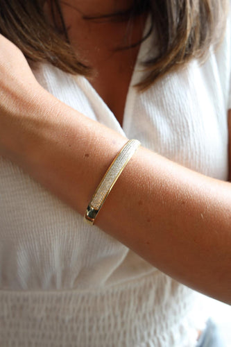 Bracelet Bracelet jonc rigide en or jaune 18 carats pavé de diamants 58 Facettes 578184CD
