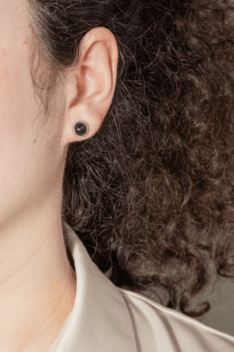 Boucles d'oreilles Susie Otero - Boucles d’oreilles pendantes en or blanc, diamants et onyx 58 Facettes 578248CD