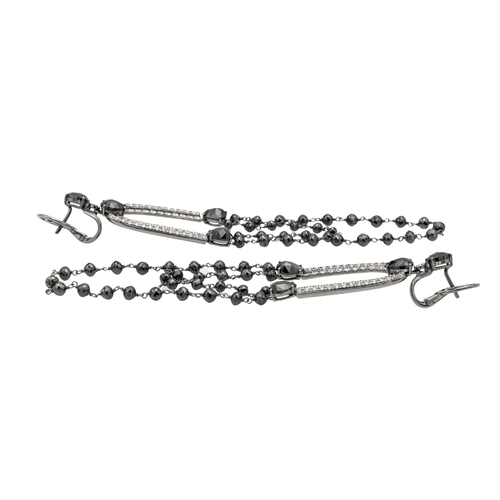 Boucles d'oreilles Boucles d’oreilles pendantes en or blanc 18 carats et diamants 58 Facettes 578657RV