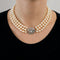 Collier Collier ras-de-cou trois rangs de perles en or gris et diamants 58 Facettes BO/230036 STA