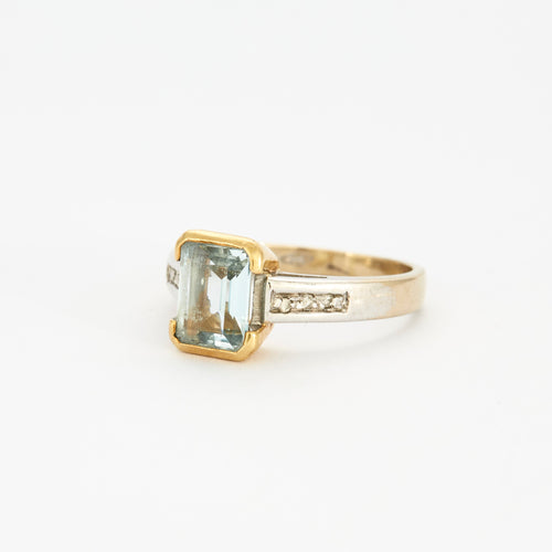 Bague 52 Bague en or jaune et gris sertie d'une aigue-marine et de diamants 58 Facettes LF9