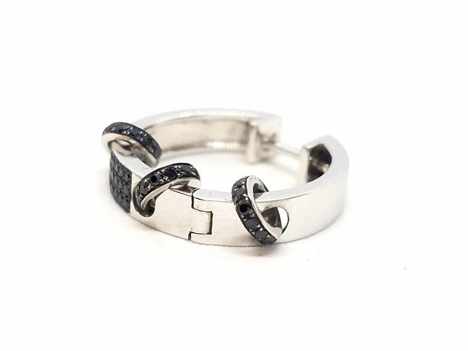 Boucles d'oreilles Asherali Knopfer - Boucle d’oreille créole en or blanc avec diamants noirs 58 Facettes 590021CN
