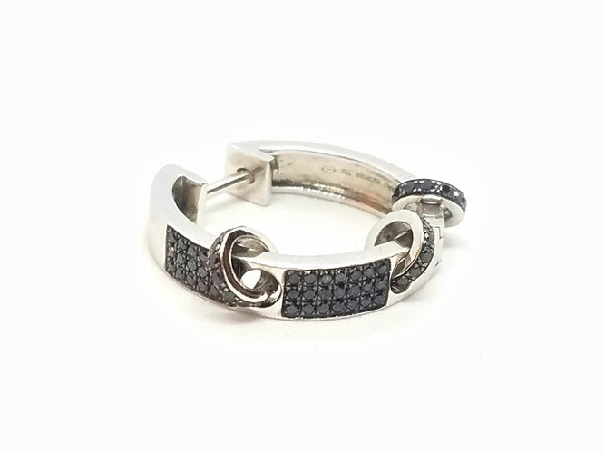 Boucles d'oreilles Asherali Knopfer - Boucle d’oreille créole en or blanc avec diamants noirs 58 Facettes 590021CN