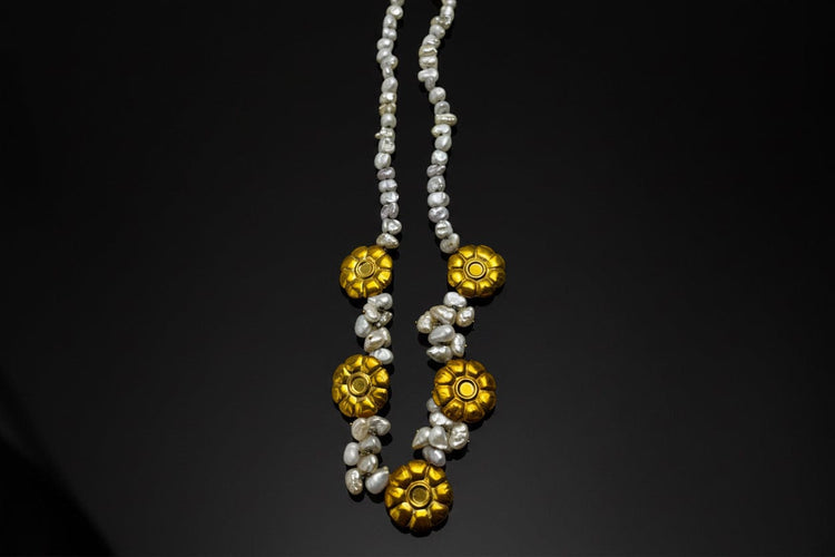 Collier Collier - Perles et marguerites en or jaune 18 carats 58 Facettes