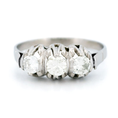 Bague 56.5 Bague rangée de diamants taille ancienne en platine 58 Facettes E21A02E8004B462299BEFEECB2F874FF