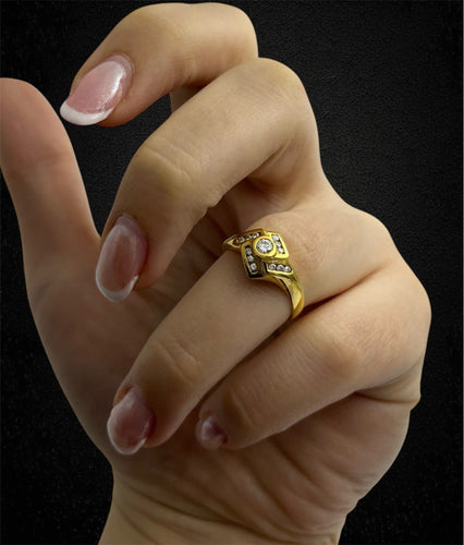 Bague Bague romboïdale années 1990 en or jaune 18 carats et diamants 58 Facettes