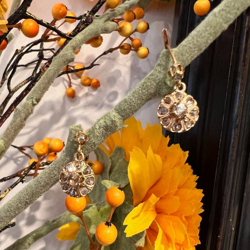 Boucles d'oreilles Boucles d'oreilles dormeuses en or 18 carats et diamants taille rose 58 Facettes 2E6DBF8EECAC4B5D8FFCB15528EF8977