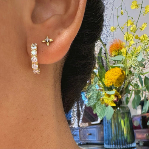 Boucles d'oreilles Boucles d'oreilles créoles en or jaune 18 carats et diamants 58 Facettes E4E86611FC5241C388E2BC3F779A76D0