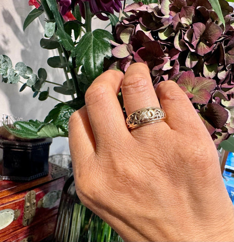 Bague 55.5 Bague filigranée Art nouveau en or jaune 14 carats 58 Facettes B6DEA5888AF34FF9A06AEF61361E3E1A