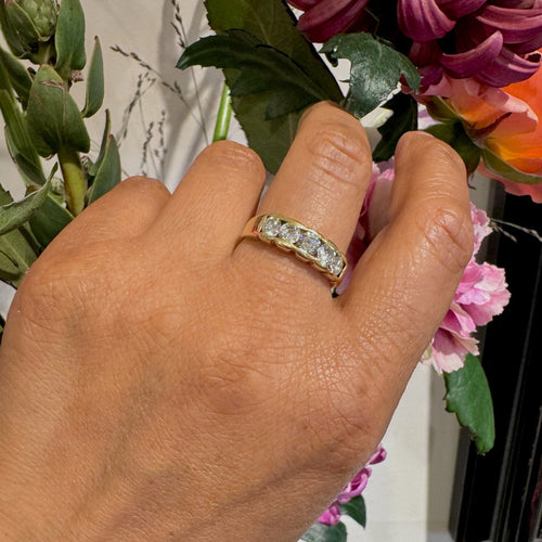 Bague 57.5 Bague rangée de diamants en or jaune 18 carats 58 Facettes 7306A6DCBECD41E4B7D608831D2D088E