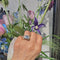Bague 63.5 Bague tank rétro en or jaune et blanc 18k avec spinelle et diamants 58 Facettes 04003C336EBB435BAE355B928818F7AC