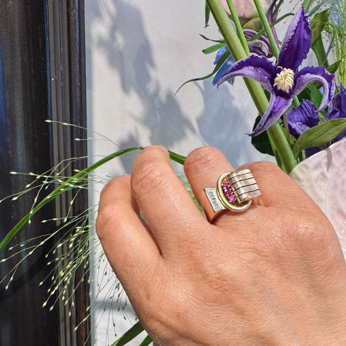 Bague 54.5 Bague tank rétro en or 14k avec rubis et diamants 58 Facettes AE57BAE41CA344DDBF1C217207860792
