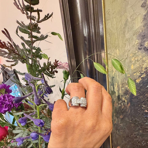 Bague 55 Bague Tank rétro en or 18k bicolore et diamants 58 Facettes A3AFB26D118048DA8CF4E5AEBF0E73B1