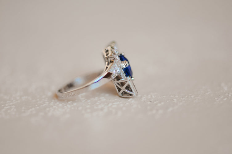 Bague 49 Art déco - Bague en platine avec saphir bleu et diamants 58 Facettes