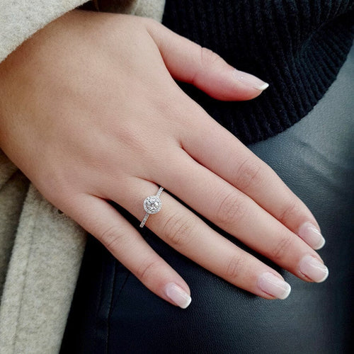 Bague 54 Solitaire or blanc 18 carats diamants 58 Facettes
