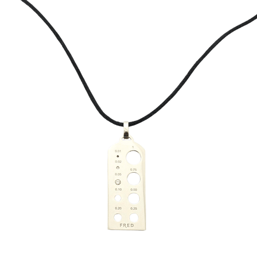 Pendentif Fred - Pendentif "Calibre" - or gris et diamants 58 Facettes DV0600-1